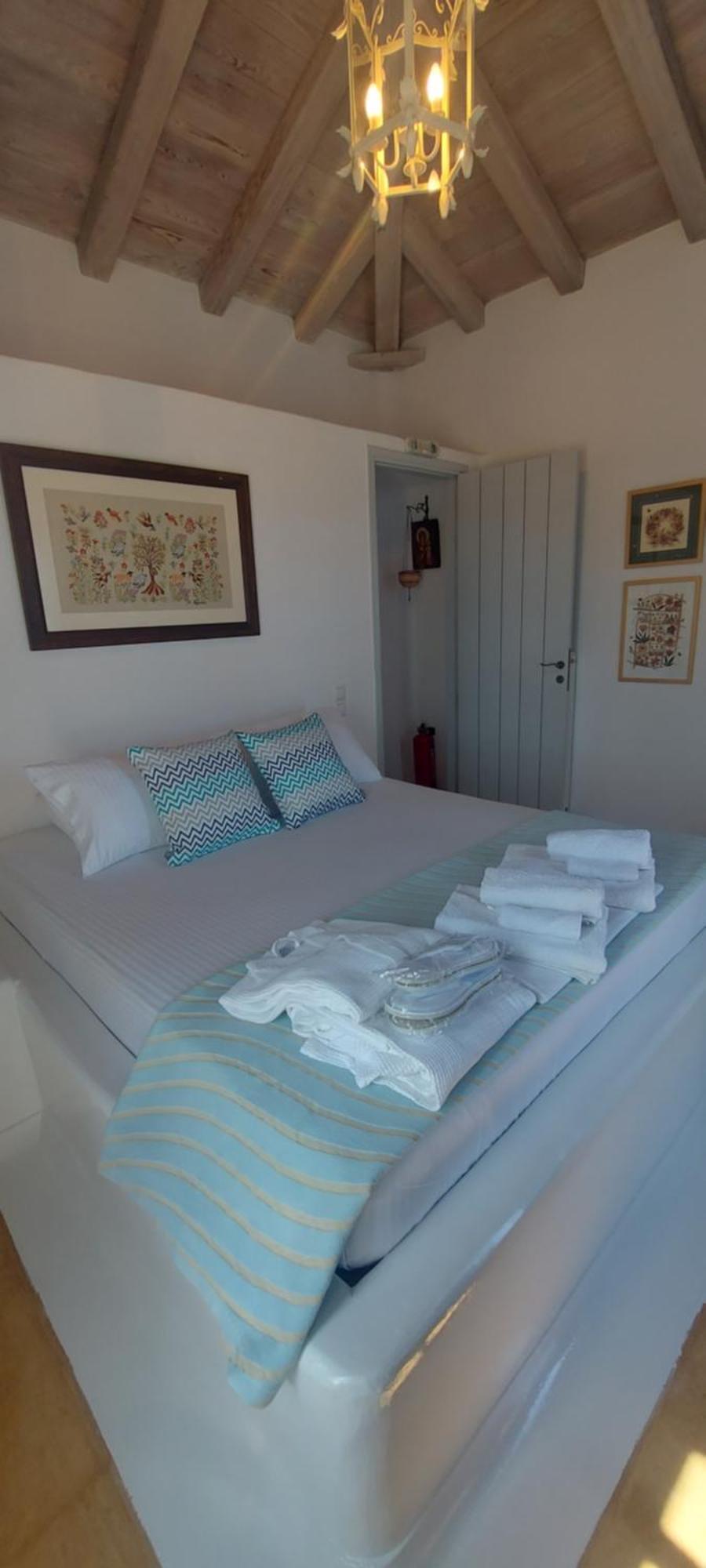 Simos Suites Elafonissos Exterior photo